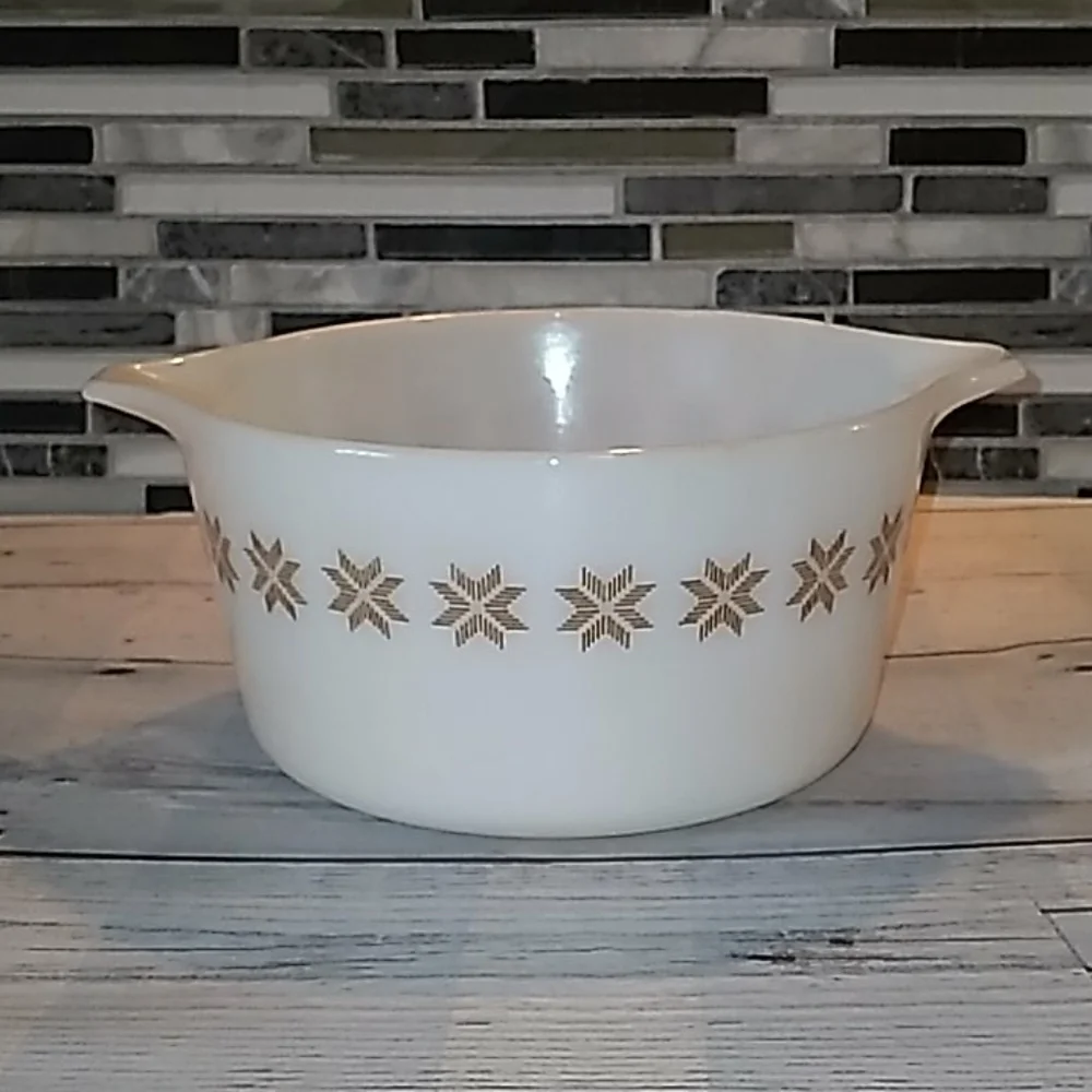 Vintage Pyrex Town and Country baking dish